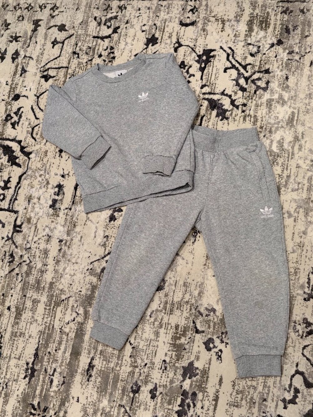 Adidas Kids Toddler Grey Sweat Suit Set Size 5T